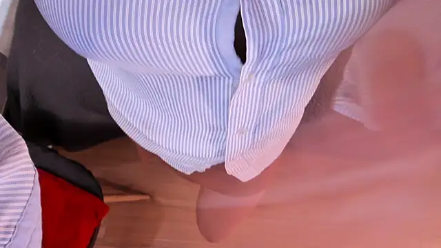 Snapshot of SaharaGarcia__ chatting on October 14, 2025, 6:42 pm SaharaGarcia online show from October 14, 2025, 6:42 pm