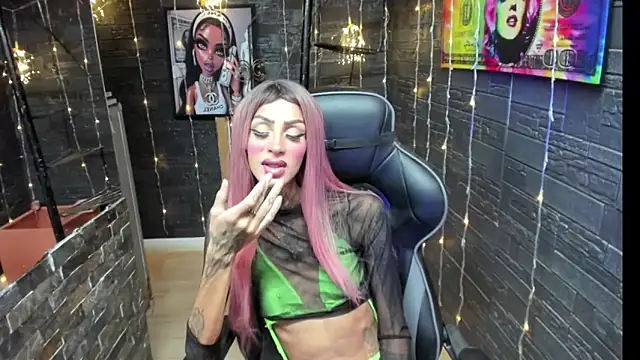 kissingdevil online show from March 3, 2026, 8:04 pm