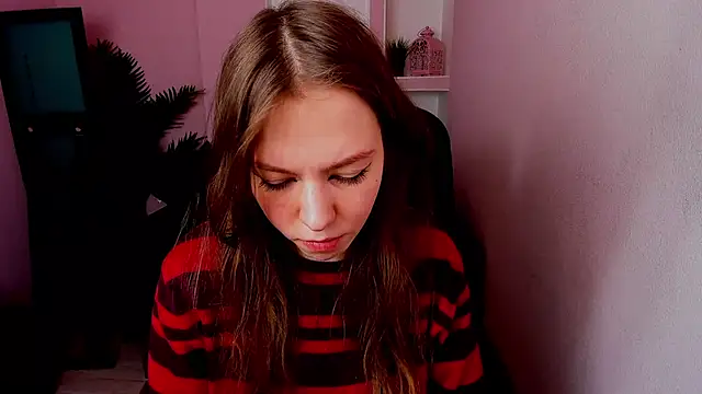 Persephoni online show from March 8, 2025, 1:47 pm