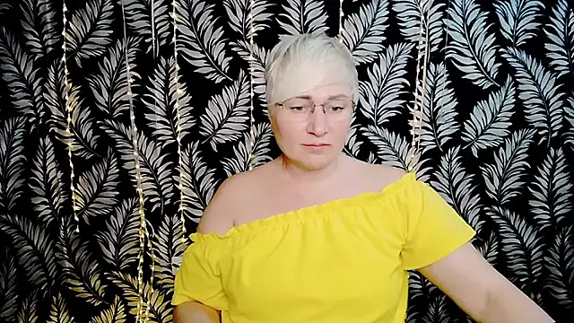 Snapshot of Olivia_playful chatting on May 11, 2026, 4:04 pm Olivia playful online show from May 11, 2026, 4:04 pm