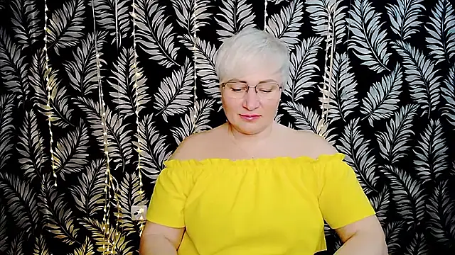 Snapshot of Olivia_playful chatting on May 16, 2026, 10:23 am Olivia playful online show from May 16, 2026, 10:23 am