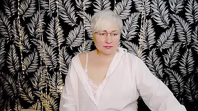 Snapshot of Olivia_playful chatting on May 17, 2026, 10:11 am Olivia playful online show from May 17, 2026, 10:11 am