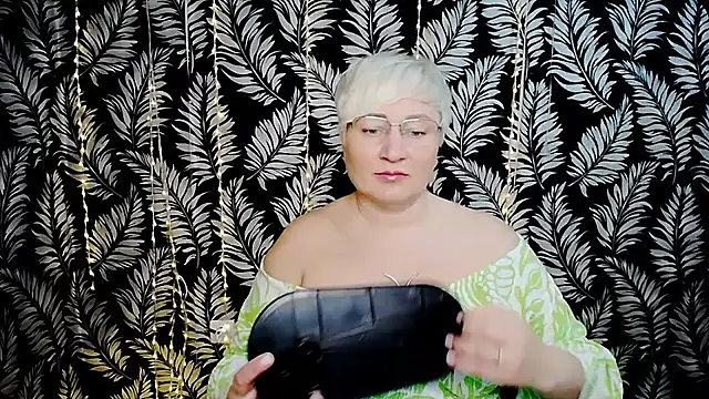 Snapshot of Olivia_playful chatting on May 31, 2026, 10:22 am Olivia playful online show from May 31, 2026, 10:22 am