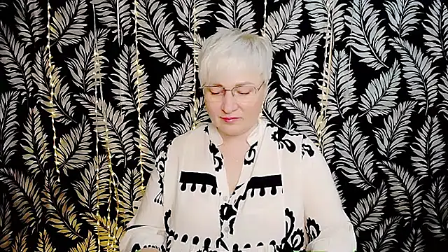 Snapshot of Olivia_playful chatting on June 6, 2026, 10:20 am Olivia playful online show from June 6, 2026, 10:20 am