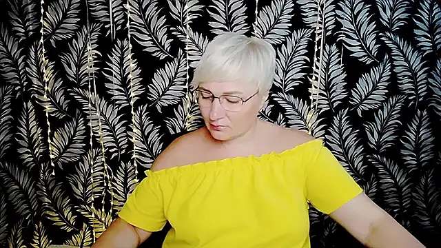 Snapshot of Olivia_playful chatting on June 18, 2026, 10:30 am Olivia playful online show from June 18, 2026, 10:30 am