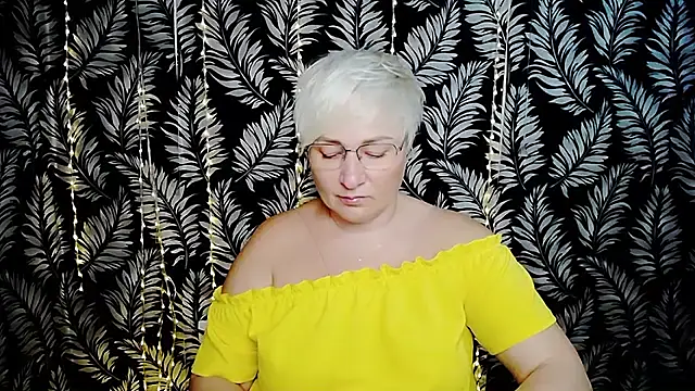 Snapshot of Olivia_playful chatting on June 29, 2026, 10:37 am Olivia playful online show from June 29, 2026, 10:37 am