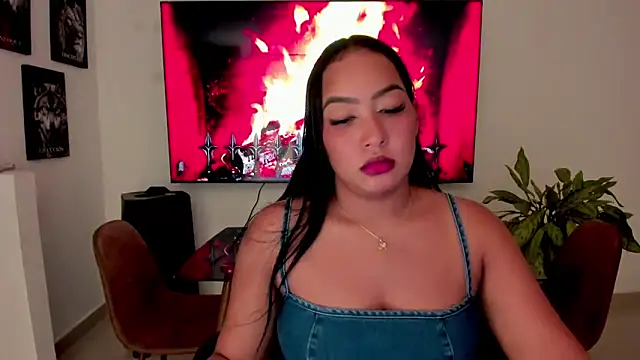 Snapshot of brunetenikole02 chatting on October 20, 2025, 2:01 am brunetenikole02 online show from October 20, 2025, 2:01 am