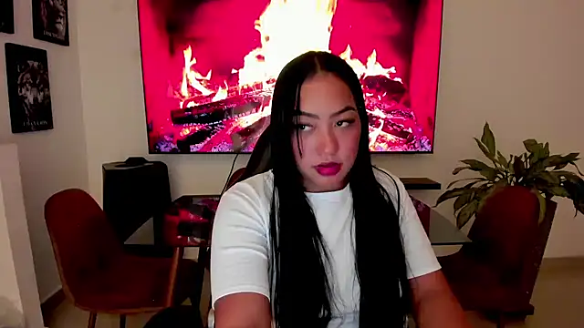 Snapshot of brunetenikole02 chatting on October 22, 2025, 2:01 am brunetenikole02 online show from October 22, 2025, 2:01 am