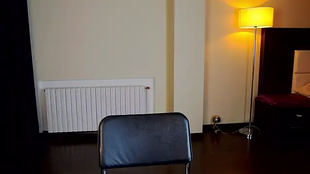 Snapshot of Friend12321 chatting on February 13, 2025, 5:16 am Friend12321 online show from February 13, 2025, 5:16 am