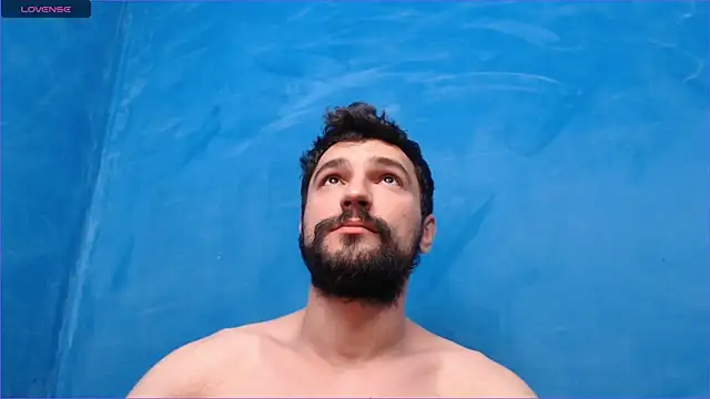 Snapshot of alex_blu chatting on October 11, 2025, 12:58 pm alex blu online show from October 11, 2025, 12:58 pm