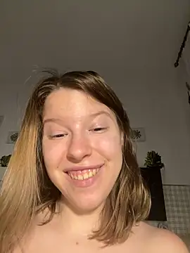 kimczii online show from February 24, 2025, 10:26 am