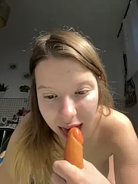 kimczii online show from April 29, 2026, 6:17 am