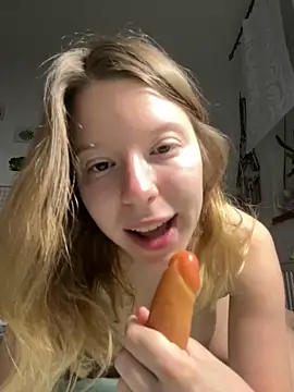 kimczii online show from May 7, 2026, 6:19 am
