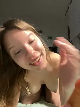kimczii online show from May 18, 2026, 6:19 am