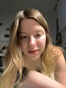 kimczii online show from May 22, 2026, 6:31 am