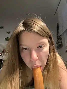 kimczii online show from May 28, 2026, 6:21 am