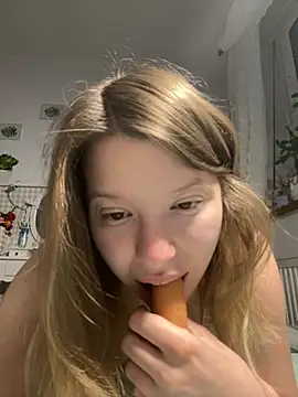 kimczii online show from June 3, 2026, 6:16 am