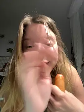 kimczii online show from June 9, 2026, 6:25 am