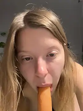 kimczii online show from June 10, 2026, 6:23 am