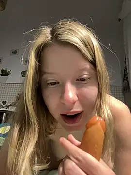 kimczii online show from June 16, 2026, 6:27 am