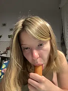 kimczii online show from June 17, 2026, 6:16 am