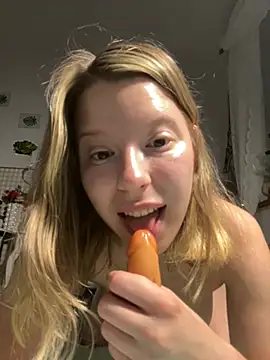 kimczii online show from June 30, 2026, 6:25 am
