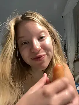 kimczii online show from July 7, 2026, 6:16 am