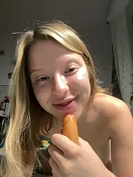 kimczii online show from July 8, 2026, 6:18 am