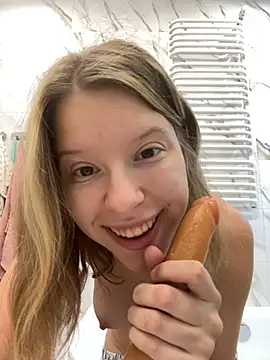 kimczii online show from July 24, 2026, 7:50 am