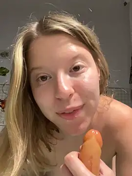 kimczii online show from July 28, 2026, 5:47 am