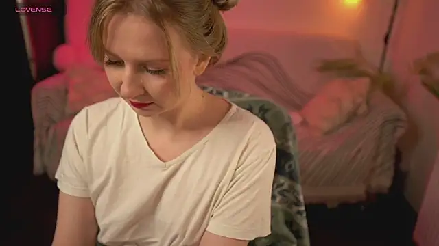  Killer Smile  online show from January 30, 2025, 1:31 pm