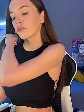 julia fly online show from December 21, 2024, 12:06 pm