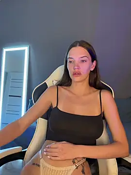 julia fly online show from June 21, 2026, 3:58 pm