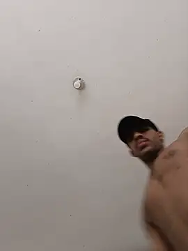 Snapshot of Criistianprado19cm chatting on May 14, 2026, 8:04 pm Criistianprado19cm online show from May 14, 2026, 8:04 pm