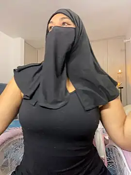 Snapshot of Jameela chatting on January 2, 2025, 9:39 pm Jameela online show from January 2, 2025, 9:39 pm