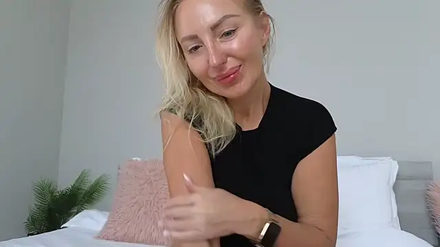 Snapshot of Allys chatting on September 9, 2025, 4:45 am Allys online show from September 9, 2025, 4:45 am