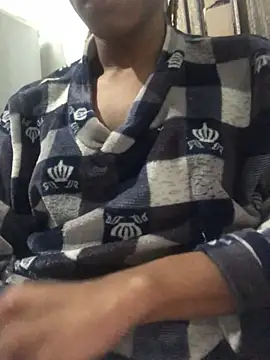 angelamarie1 online show from February 3, 2025, 12:47 pm