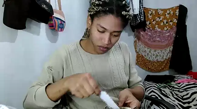 angelamarie1 online show from February 24, 2025, 2:19 am