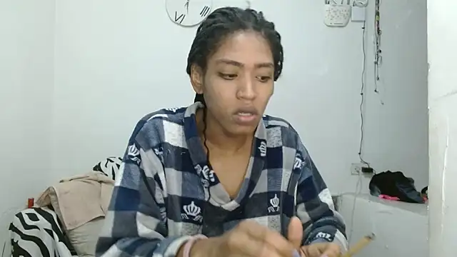 Snapshot of angelamarie1 chatting on June 10, 2026, 12:15 pm angelamarie1 online show from June 10, 2026, 12:15 pm