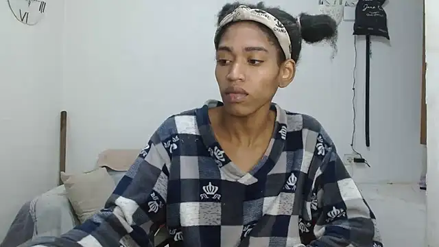 Snapshot of angelamarie1 chatting on August 3, 2026, 12:10 pm angelamarie1 online show from August 3, 2026, 12:10 pm