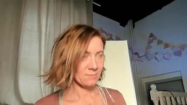 Snapshot of Lola_Belgium chatting on February 15, 2025, 2:44 pm Lola Belgium online show from February 15, 2025, 2:44 pm