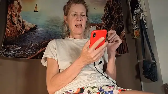 Lola Belgium online show from June 24, 2026, 4:44 am