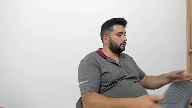 Snapshot of isearchcompany chatting on September 18, 2025, 2:35 am isearchcompany online show from September 18, 2025, 2:35 am