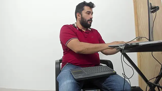 Snapshot of isearchcompany chatting on October 14, 2025, 5:14 pm isearchcompany online show from October 14, 2025, 5:14 pm