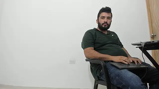 Snapshot of isearchcompany chatting on October 16, 2025, 10:33 pm isearchcompany online show from October 16, 2025, 10:33 pm