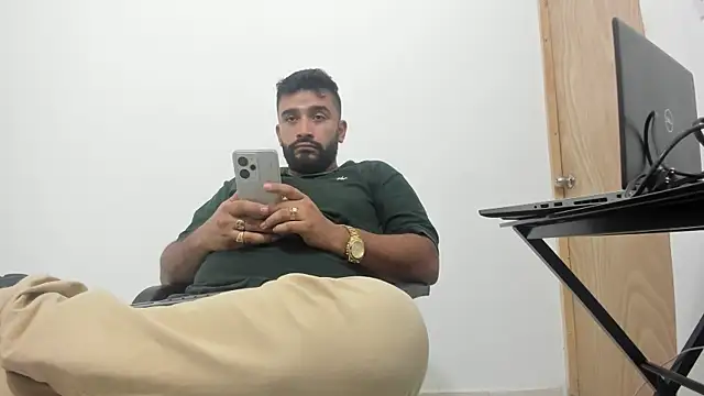 Snapshot of isearchcompany chatting on October 28, 2025, 1:42 am isearchcompany online show from October 28, 2025, 1:42 am