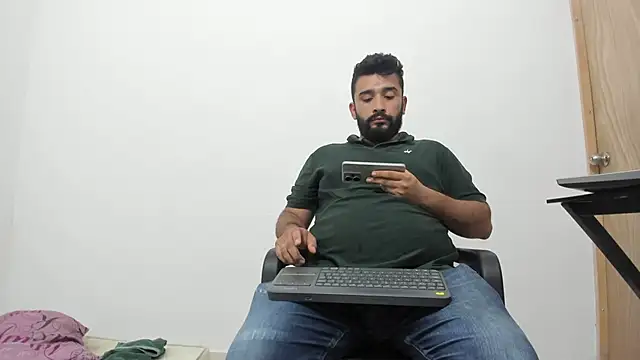 Snapshot of isearchcompany chatting on November 13, 2025, 9:14 pm isearchcompany online show from November 13, 2025, 9:14 pm