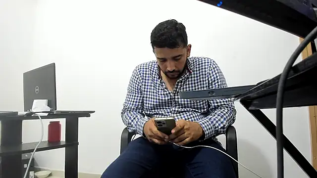 Snapshot of isearchcompany chatting on January 15, 2026, 1:43 am isearchcompany online show from January 15, 2026, 1:43 am