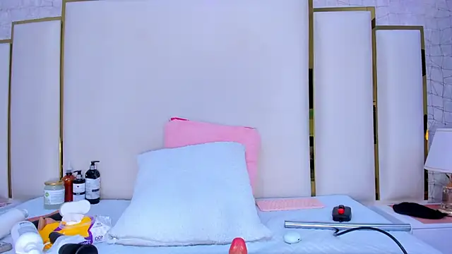 paola rodriguez online show from September 16, 2025, 12:06 pm