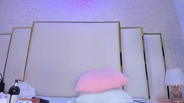 paola rodriguez online show from April 28, 2026, 11:59 am